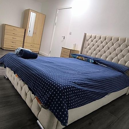 Spacious Full Home - Perfect For Families & Groups Oldbury  Esterno foto