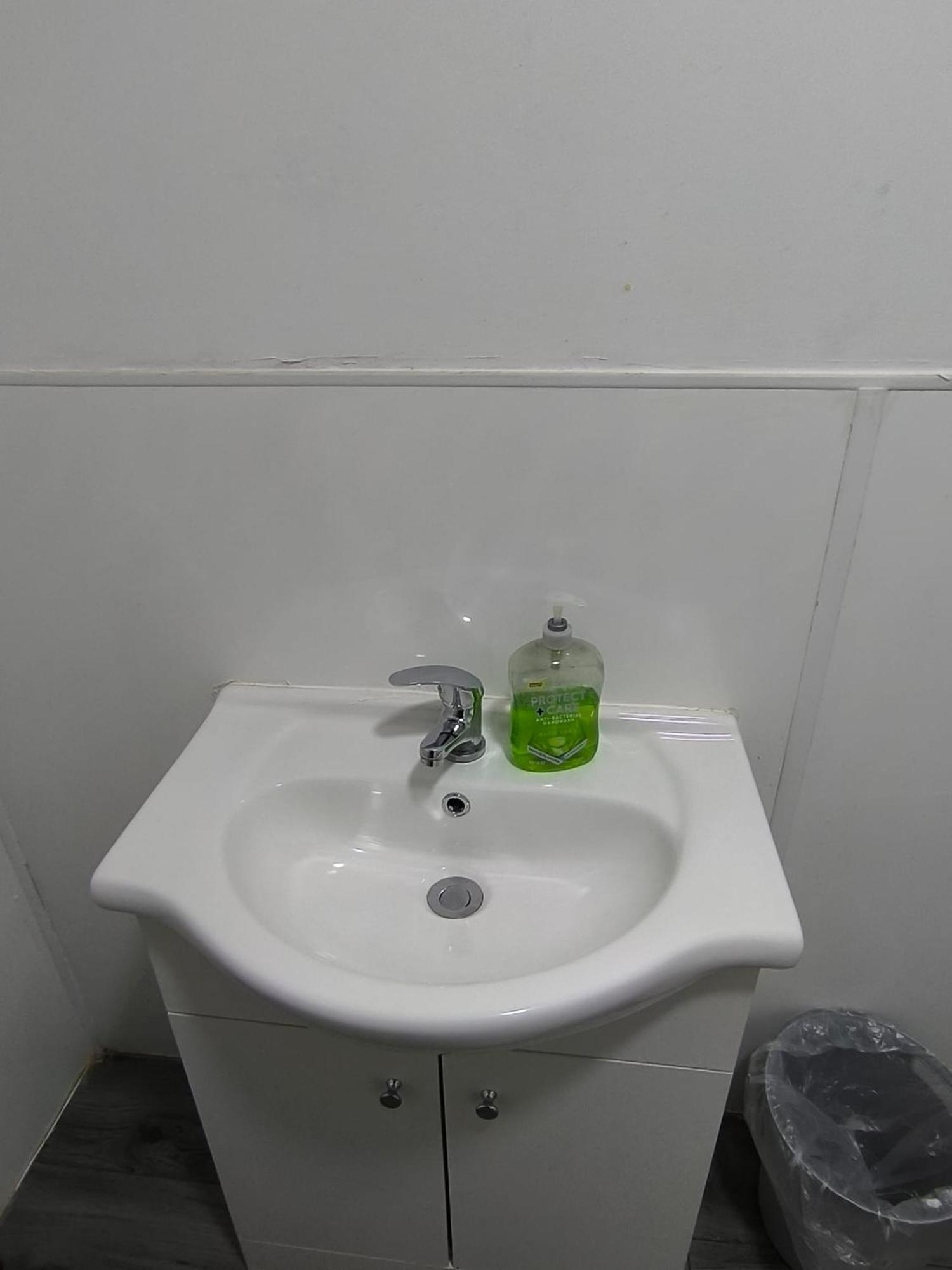 Spacious Full Home - Perfect For Families & Groups Oldbury  Esterno foto